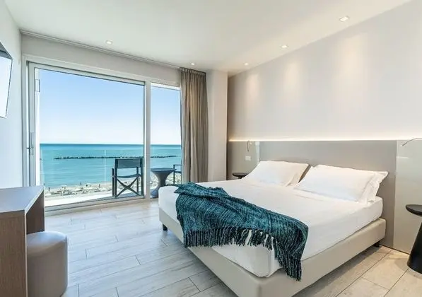 Panoramic Büyük Yataklı Tek Kişilik Oda, 1 Çift Kişilik Yatak, Balkon, Deniz Manzaralı