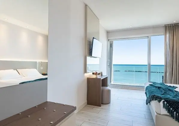 Panoramic Büyük Yataklı Tek Kişilik Oda, 1 Çift Kişilik Yatak, Balkon, Deniz Manzaralı