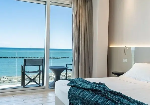 Panoramic Büyük Yataklı Tek Kişilik Oda, 1 Çift Kişilik Yatak, Balkon, Deniz Manzaralı