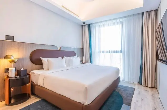 Standard Room with Balcony, Canal View