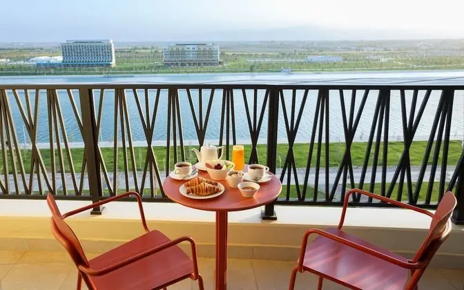 Standard Room with Balcony, Canal View