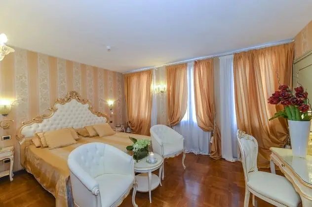 Comfort Tek Büyük veya İki Ayrı Yataklı Oda