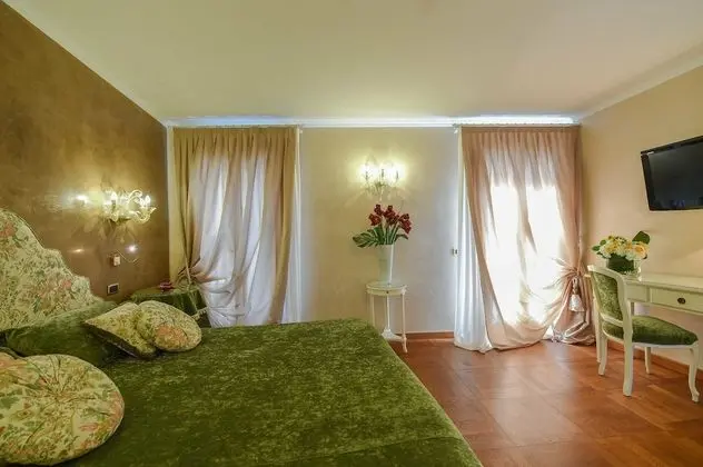 Comfort Tek Büyük veya İki Ayrı Yataklı Oda