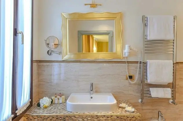 Comfort Tek Büyük veya İki Ayrı Yataklı Oda