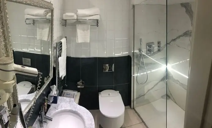 Standard Tek Büyük veya İki Ayrı Yataklı Oda