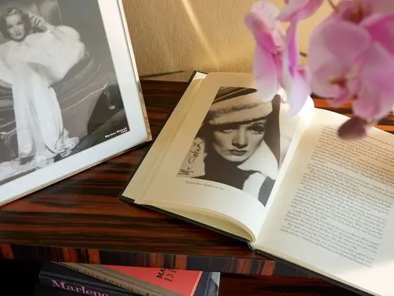 Süit, 1 Çift Kişilik Yatak, Nehir Manzaralı
