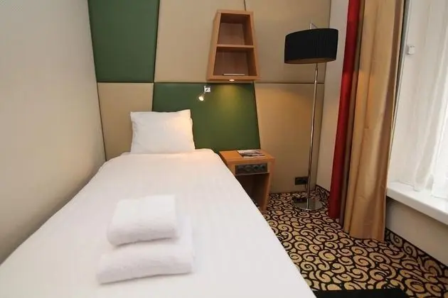 Basic Tek Büyük Yataklı Oda