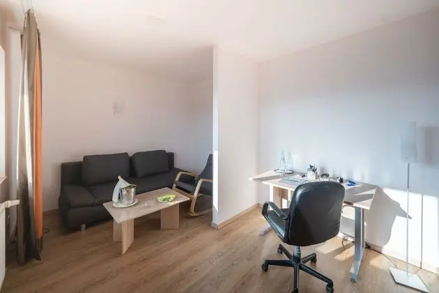 Junior Süit, Balkon