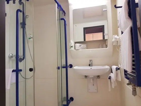 Tek Büyük Yataklı Oda, Balkon