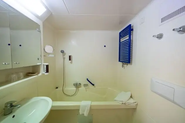 Tek Büyük Yataklı Oda, Balkon