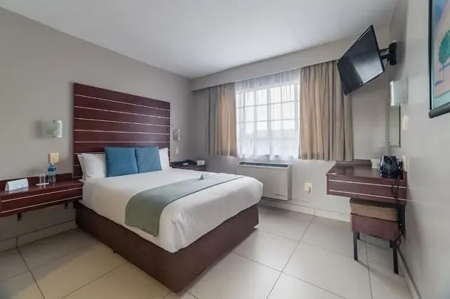 Standard Tek Büyük Yataklı Oda