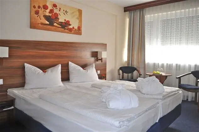 Comfort Tek Büyük veya İki Ayrı Yataklı Oda