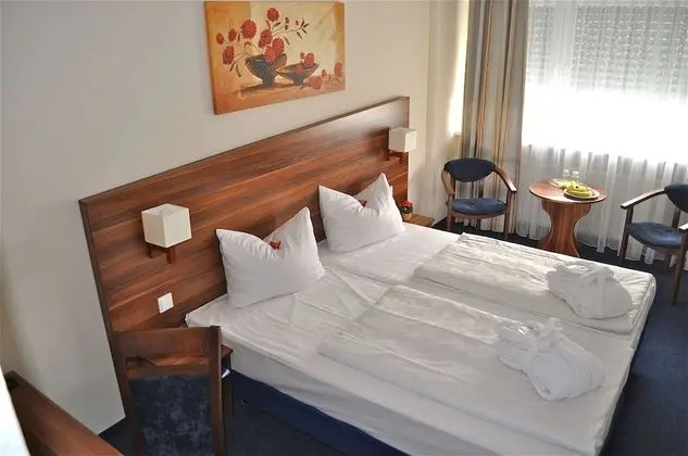 Comfort Tek Büyük veya İki Ayrı Yataklı Oda