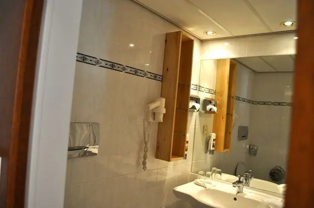 Comfort Tek Büyük veya İki Ayrı Yataklı Oda