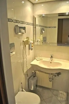 Comfort Tek Büyük veya İki Ayrı Yataklı Oda