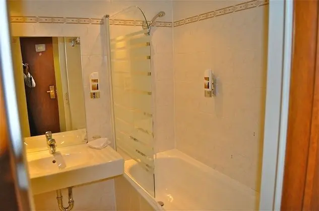 Comfort Tek Büyük veya İki Ayrı Yataklı Oda