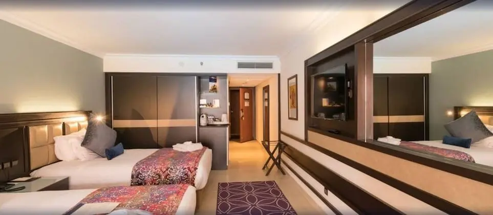 Oda, 2 Tek Kişilik Yatak, Havuz Manzaralı