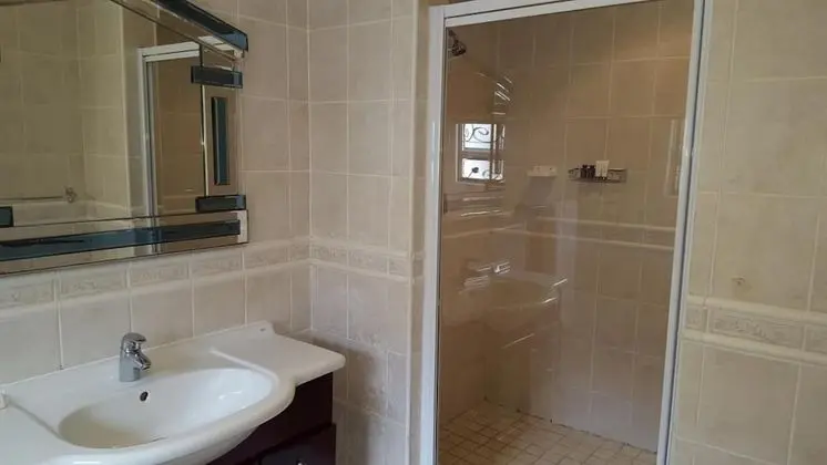 Oda, 1 Yatak Odası, Engellilere Uygun, Buzdolabı