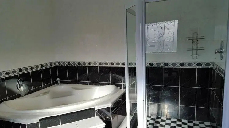 Oda, 1 Yatak Odası, Engellilere Uygun, Buzdolabı