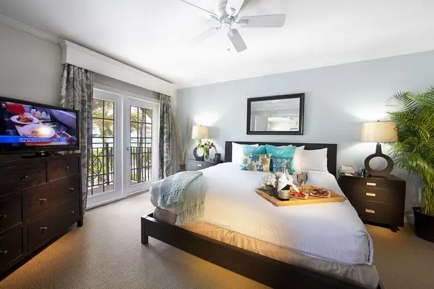 Suit Pool View One Bedroom