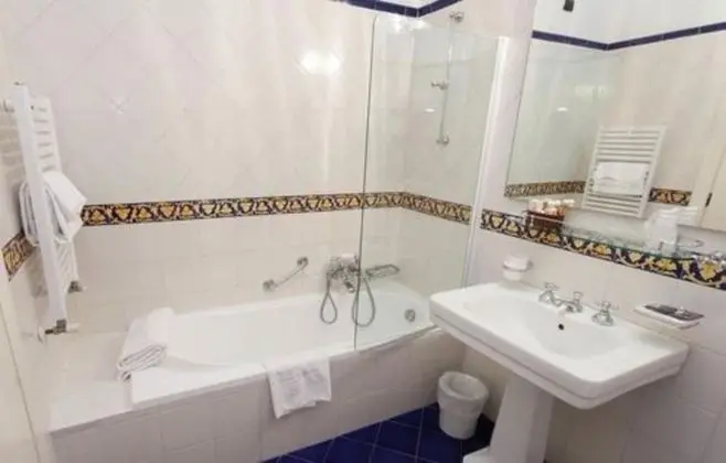 Deluxe Oda, Balkon, Göl Manzaralı
