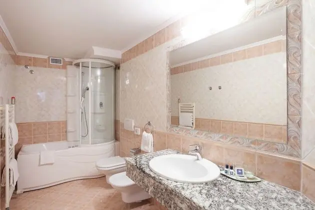 Superior Üç Kişilik Oda, Balkon