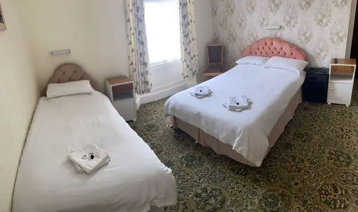 Comfort Üç Kişilik Oda, Banyolu/Duşlu