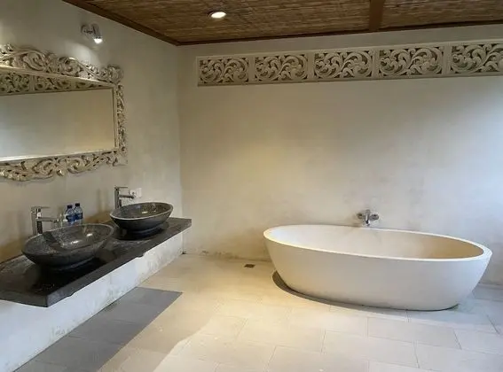 Deluxe Tek Büyük Yataklı Oda, Bahçe Manzaralı (1)