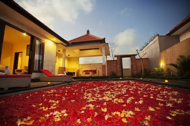Honeymoon Villa