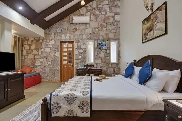 Kır Evi, Bahçe Manzaralı