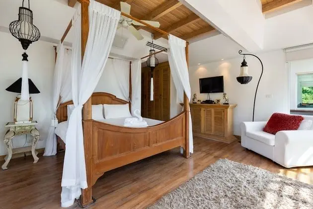7-Bedroom Villa with Private Pool
