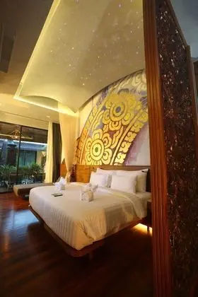 Cabana Suite Pool Access