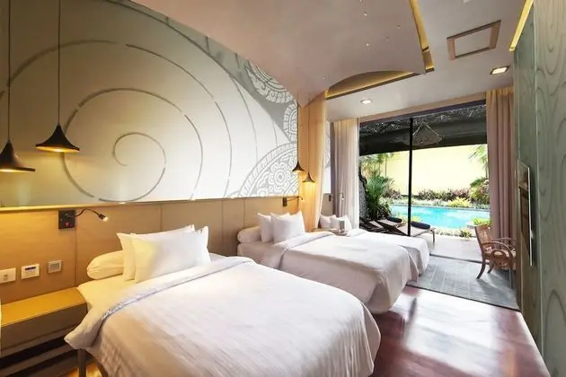 Cabana Suite Pool Access