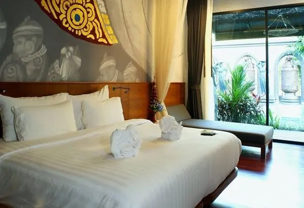 Cabana Suite Pool Access