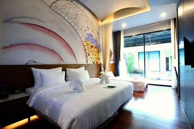Cabana Suite Pool Access