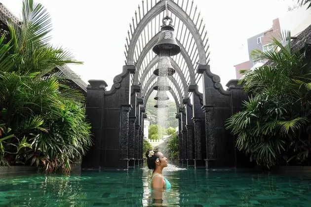 Cabana Suite Pool Access
