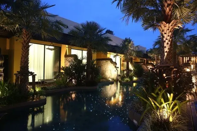Cabana Suite Pool Access
