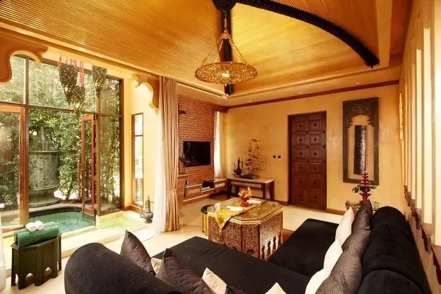 Oda, Havuz Kullanımı (Baray Villa)