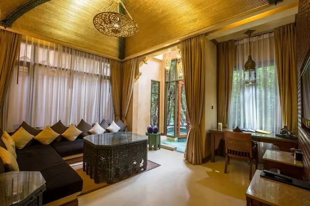 Oda, Havuz Kullanımı (Baray Villa)
