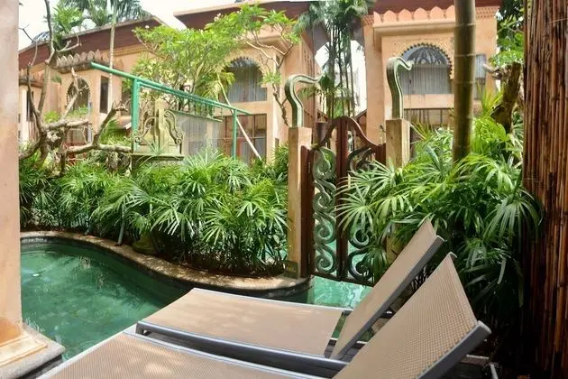 Oda, Havuz Kullanımı (Baray Villa)