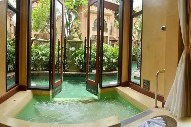 Oda, Havuz Kullanımı (Baray Villa)