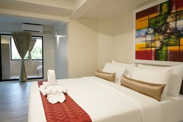 Deluxe Tek Büyük Yataklı Oda (with Window)