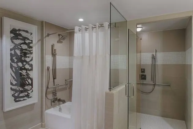 Oda, 2 Çift Kişilik Yatak, Kule (Mobility Accessible, Roll-In Shower)