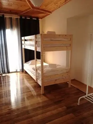 Ortak Ranzalı Oda, Sadece erkekler için, Ortak Banyo