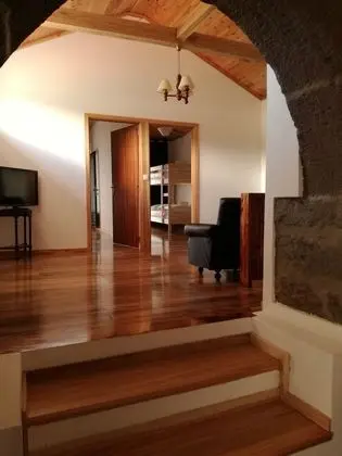 Ortak Ranzalı Oda, Sadece erkekler için, Ortak Banyo