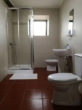 Ortak Ranzalı Oda, Sadece erkekler için, Ortak Banyo