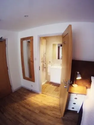 Tek Büyük veya İki Ayrı Yataklı Oda (Not Dog Friendly Room)