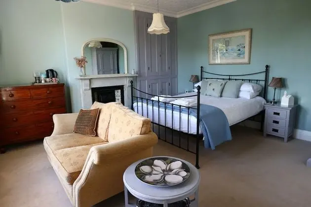 Superior Tek Büyük Yataklı Oda, Kısmi Deniz Manzaralı (King-Room 3)