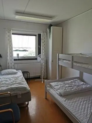 Üç Kişilik Oda, Ortak Banyo