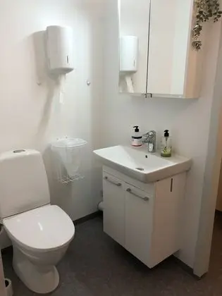 Üç Kişilik Oda, Ortak Banyo